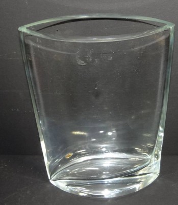 schwere ovoide Kunstglasvase, H-20 cm, B-15 cm, minimaler Chip oben am Rand