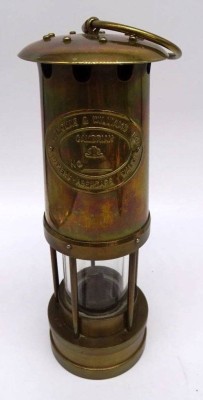 Auktion 354<br>Messing Karbid-Bergmannslampe, England, H-25 cm [1]