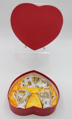 Auktion 348<br>Paar Mokkatassen mit U.T. in herzförmiger Geschenkbox, ca. H-6,8cm [1]