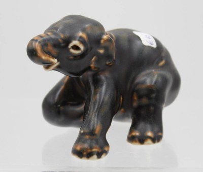 Auktion <br>Elefantenjunges, Royal Copenhagen, braun, H-6,8cm [1]