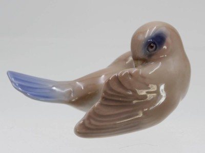 Auktion <br>Figur, Vogel, Bing & Gröndahl, Modellnr. 2459, Entw. wohl Jens Peter Dahl-Jensen, H-4,5cm L-7,5cm. [1]