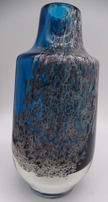 Auktion <br>grosse, schwere Kunstglasvase, blau/klar mit Einschmelzungen, wohl Zwiesel, H-25 cm [1]