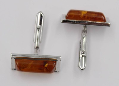 Auktion 348<br>Paar Manschettenknöpfe, 800er Silber, 15,5gr., Kopf 2,5 x 1cm [1]