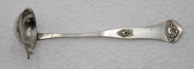 Auktion <br>kl. Saucenkelle, Silber, Dänemark 1922, verso Ziermonogramm, 17,6gr., L-12cm [1]