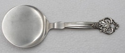 Auktion <br>Pastetenheber, Silbergriff, Dänemark 1948, L-19cm. [1]