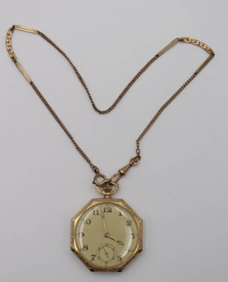 Auktion 348<br>schöne Frackuhr, Art-Déco, Doublé, an Kette, Kronenaufzug, Werk läuft, D-4,5cm [1]