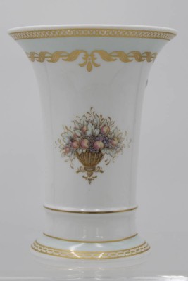 Auktion 351<br>Kratervase, Kaiser, Musette, Design Nossek, ca. H-15cm [1]