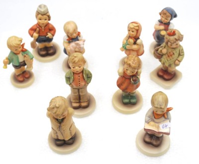 Auktion 348<br>10x div. Hummel-Club-Figuren, je ca. H-10cm [1]