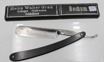 Auktion 348<br>altes Rasiermesser in orig. Pappetui, Heinz Walther Grah Solingen [1]