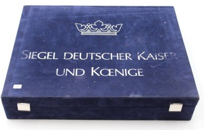 Auktion 348<br>Sammelset, Siegel Deutscher Kaiser und Könige, 26 Stück, in Kasten [1]