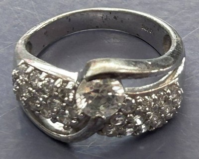 Auktion 348<br>Silberring-925- mit klaren Steinen, RG 57, 5,6 gr [1]