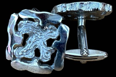 Auktion 348<br>Paar massive Manchettenknöpfe, Silber-835-, 24,3 gr., 2,2x2,2 cm [1]