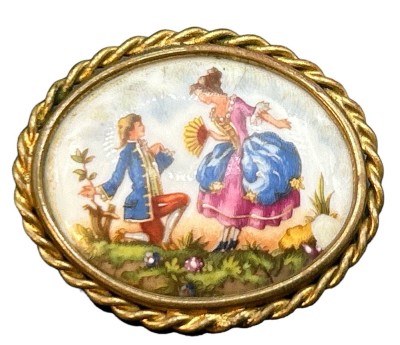 Auktion 348<br>ovale Porzellanbrosche 