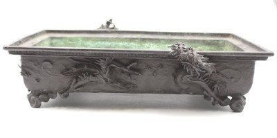Auktion 348<br>Ikebana Bonsai-Pflanzgefäss, Japan. Meiji-Zeit, Bronze/Kupfer, ca. 7,5gr., H-11,5cm B-45,5cm T-27,5cm [1]