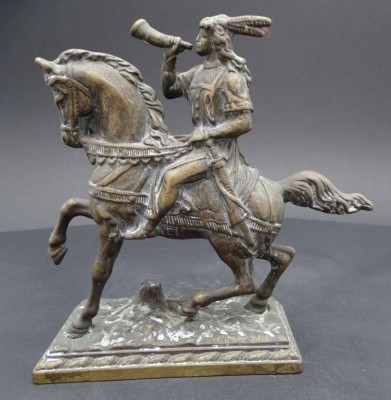 Auktion 348<br>Bronze Jäger mit Signalhorn  zu Pferd, H-18 cm, L-19 cm [1]