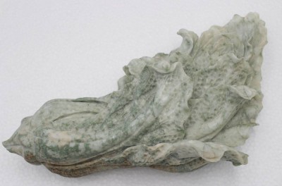 Auktion 348<br>floral beschnitzter Stein ?, wohl Asien, 30 x 15cm [1]