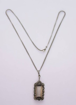 Auktion 349<br>schöner Art-Déco Silberanhänger, Rauchquarz und Markasiten, an 835er Silber-Kette, zus. ca, 9,8gr., L-46cm Anh. L-5cm [1]