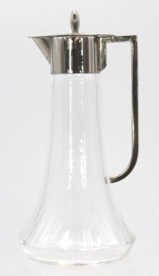 Auktion 349<br>kl. Jugendstil-Karaffe, Metallmontur, leicht beschliffen, ca. H-18cm. [1]