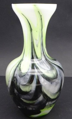Auktion 349<br>Kunstglasvase, H-21 cm [1]