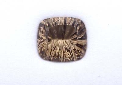 Auktion 349<br>Rauchtopas 33,7ct., 21,6x19,9x13,1mm, in Edelsteinbox [1]