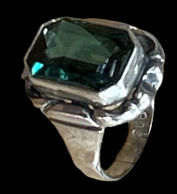 Auktion 349<br>massiver Silberring-900-, Handarbeit, grüner grosser Stein, RG 56, 9,1 gr. [1]