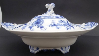 Auktion 349<br>ovale Deckelterrine 