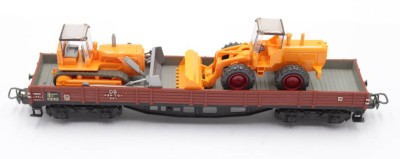 Auktion 352<br>Niederbordwagen mit 2 Wiking Baumaschinen, Märklin H0 [1]