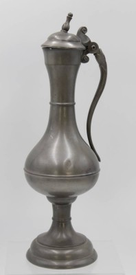 Auktion 349<br>hohe Henkelkrug, Zinn, Holland, neuzeitl., Deckel und Korpus mit Druckstelle, H-32cm [1]