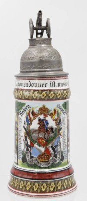 Auktion 349<br>Reservisten-Krug, Kanoniere, Boden mit Lithophanie, wohl Replik, ca. H-26,5cm [1]