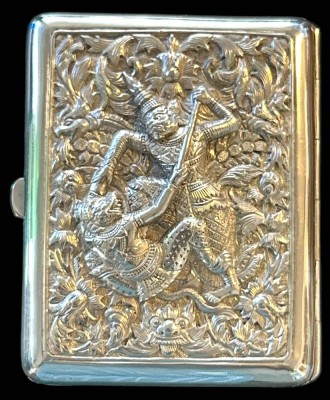 Auktion 349<br>kl. Zigarettenetui, Silber-925-, wohl Thailand, ca. 9x7 cm, ca. 91 gr. [1]