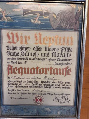 Auktion 349<br>Äquator Taufbescheinigung, um 1938,  Hamburg-Süd, ger/Glas, RG 35x25 cm [1]