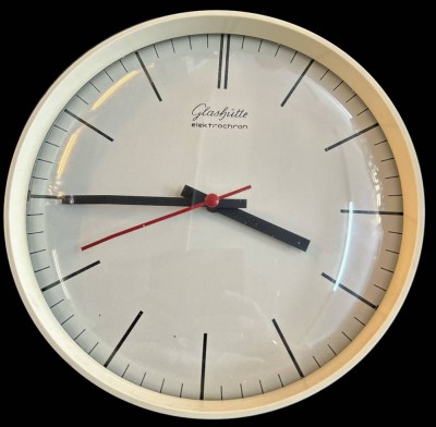 Auktion 349<br>vintage runde Wanduhr 