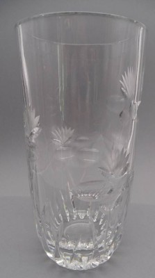 Auktion 350<br>grosse, schwere Kristall-Vase mit Seerosen-Schliff, H-28 cm, D-14 cm [1]