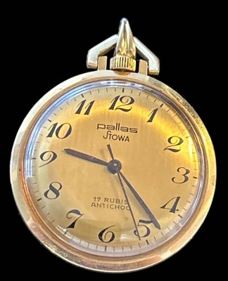 Auktion 350<br>Damen Umhängeuhrn Pallas Stowa, Handaufzug, Werk läuft, Double, D-3,5 cm [1]