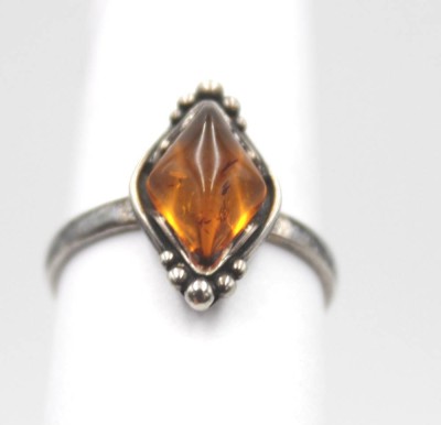 Auktion 350<br>925er Silber-Ring mit Bernstein, ca. 2,2gr., RG 52 [1]