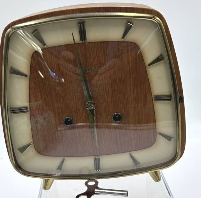 Auktion 350<br>Vintage Buffetuhr 
