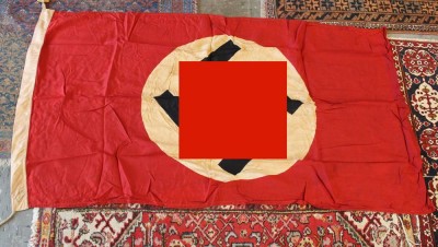 Auktion 350<br>gr. Fahne, mit HK, 3. Reich, div. Stempel, ca. 80 x 140cm, Altersspuren [1]