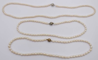 Auktion 350<br>3 x diverse Süßwasserperlenketten mit Magnetschließen , [1]