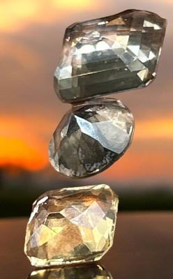 Auktion 356<br>3x Schmucksteine aus Gold-Ringen, 2x Rauchquartz, 1x gelblich?, zus. ca. 15 ct [1]
