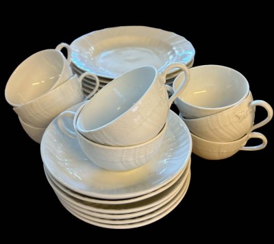 Auktion 363<br>8 Teetassen mit 6 Unterteller, 6 Kuchenteller 