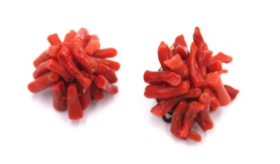 Auktion 350<br>2 Paare Korallen-Ohrclips, älter, getragene Erhaltung, ca. D-3cm [1]