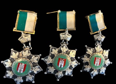 Auktion 350<br>3x Hamburger Schützenorden, alle Silber-835-, emailliert,  zus. 108 gr, 1960-er Jahre [1]