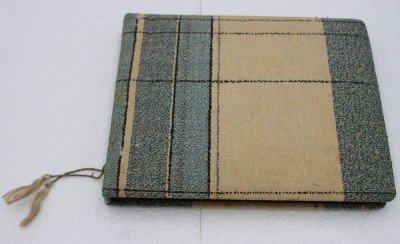 Auktion 350<br>Fotoalbum aus der Zeit des 2. WK, einge Soldaten u.Fahrzeuge aber meist Privat u. Postkarten, ca. 158 Bilder [1]