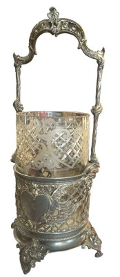 Auktion 350<br>Gründerzeit Zinn Henkelkorb mit orig. Glaseinsatz, da. 1893, H-30 cm,  D-9 cm [1]