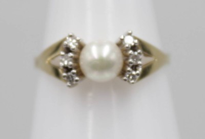 Auktion 356<br>585er GG Ring, Zuchtperle und kl. Diamanten, 3,7gr., RG 59 [1]