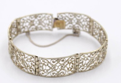 Auktion 350<br>835er Silber-Armband, filigran gearbeitet, 15gr., L-19cm B-1,6cm [1]