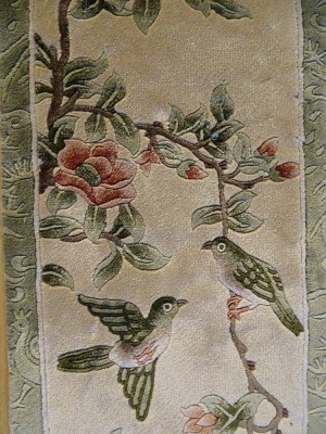 Auktion 350<br>kl. China Seidenläufer,  31x91 cm, guter Zustand [1]