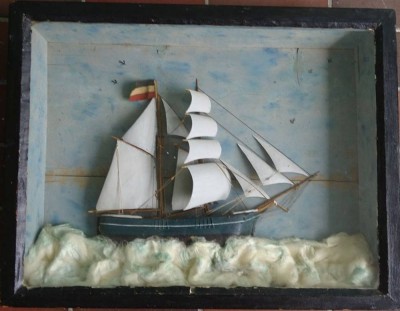 Auktion 364<br>Halbmodell eines Segelschiffes in Wandvitrine, 44x58x10 cm [1]