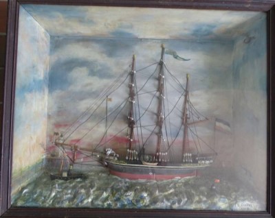 Auktion 364<br>altes Halbmodell eines Segelschiffes in Wandvitrine, signiert H. Fastrich 1896-99, 53x65x13 cm [1]