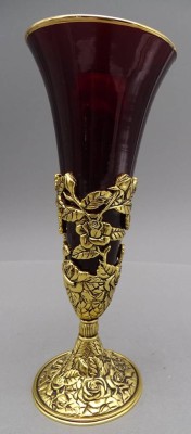 Auktion 350<br>Glasvase in Bronze Stand 